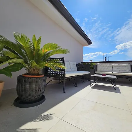 Apartamento Penthouse Bavis - Brand New Luxurious 3-br - Location In The Center Next To The - Sea View - Buralux Properties Split