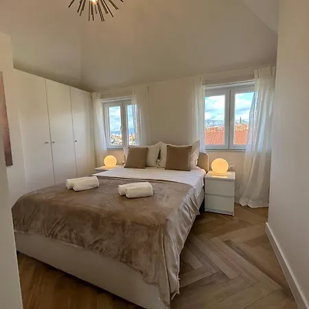 Penthouse Bavis - Brand New Luxurious 3-br - Location In The Center Next To The - Sea View - Buralux Properties