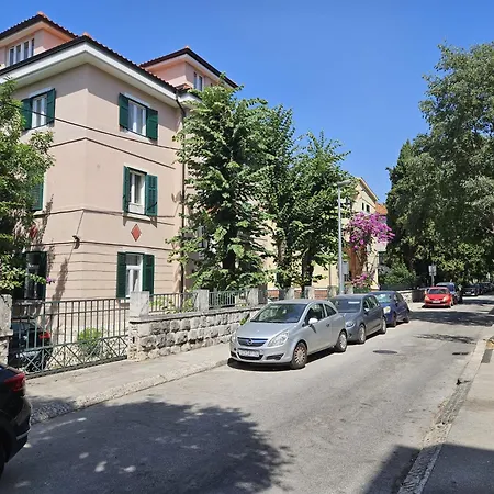 Apartamento Penthouse Bavis - Brand New Luxurious 3-br - Location In The Center Next To The - Sea View - Buralux Properties *