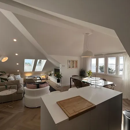 Penthouse Bavis - Brand New Luxurious 3-br - Location In The Center Next To The - Sea View - Buralux Properties Apartman Split