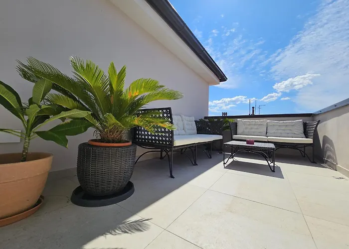 아파트 Penthouse Bavis - Brand New Luxurious 3-br - Location In The Center Next To The - Sea View - Buralux Properties 스플리트