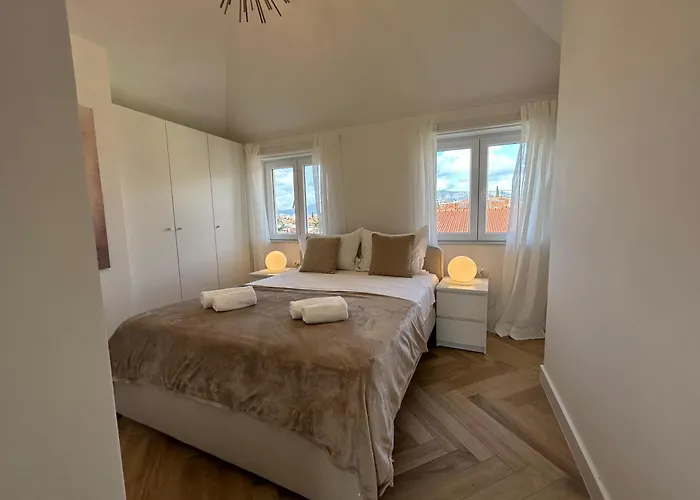 Penthouse Bavis - Brand New Luxurious 3-br - Location In The Center Next To The - Sea View - Buralux Properties