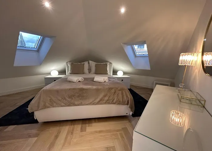 Penthouse Bavis - Brand New Luxurious 3-br - Location In The Center Next To The - Sea View - Buralux Properties *