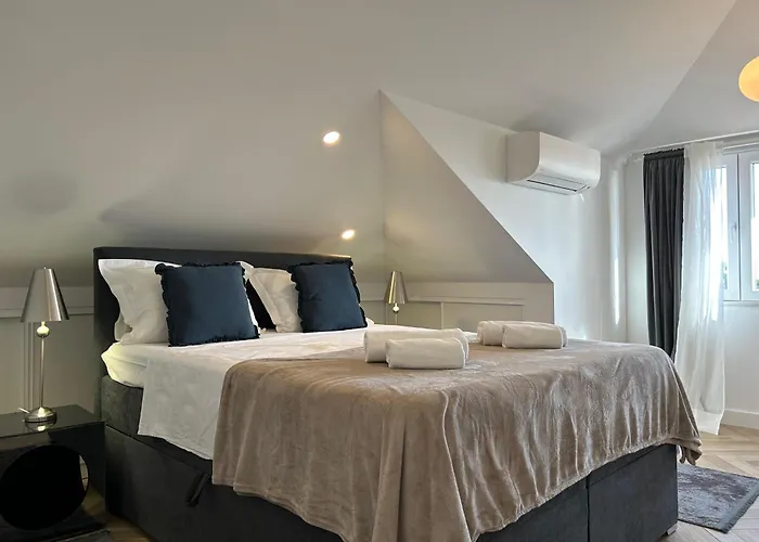 아파트 Penthouse Bavis - Brand New Luxurious 3-br - Location In The Center Next To The - Sea View - Buralux Properties 스플리트