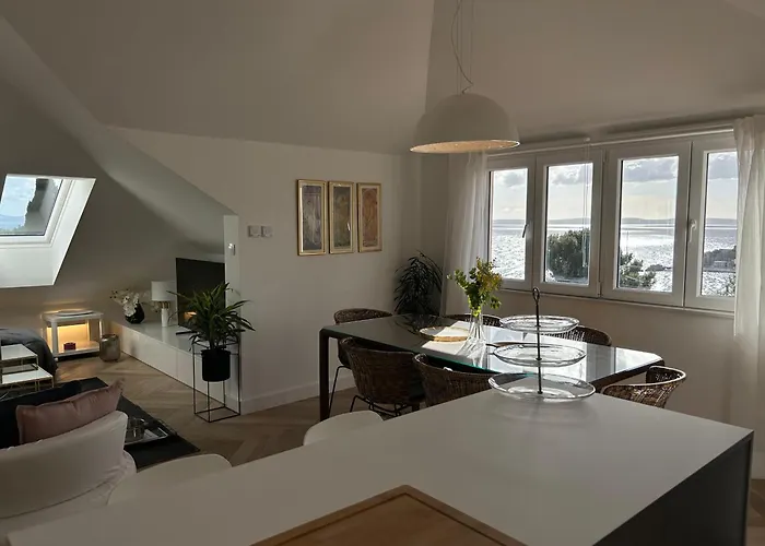 Penthouse Bavis - Brand New Luxurious 3-br - Location In The Center Next To The - Sea View - Buralux Properties 아파트 *