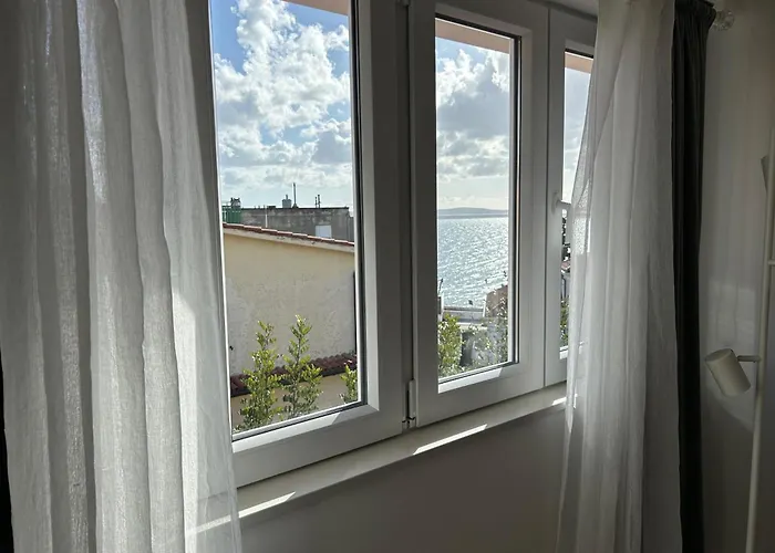 아파트 Penthouse Bavis - Brand New Luxurious 3-br - Location In The Center Next To The - Sea View - Buralux Properties