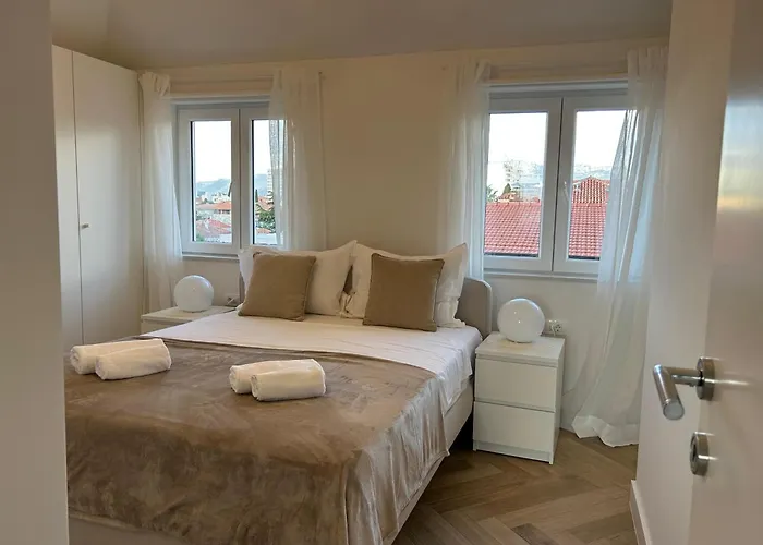 Penthouse Bavis - Brand New Luxurious 3-br - Location In The Center Next To The - Sea View - Buralux Properties 아파트 스플리트